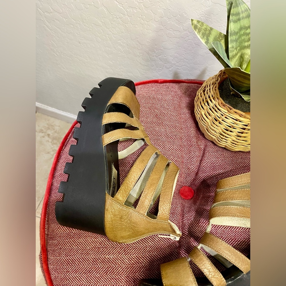 8100 Melrose Gladiator Back Zip Platform Sandal - image 6